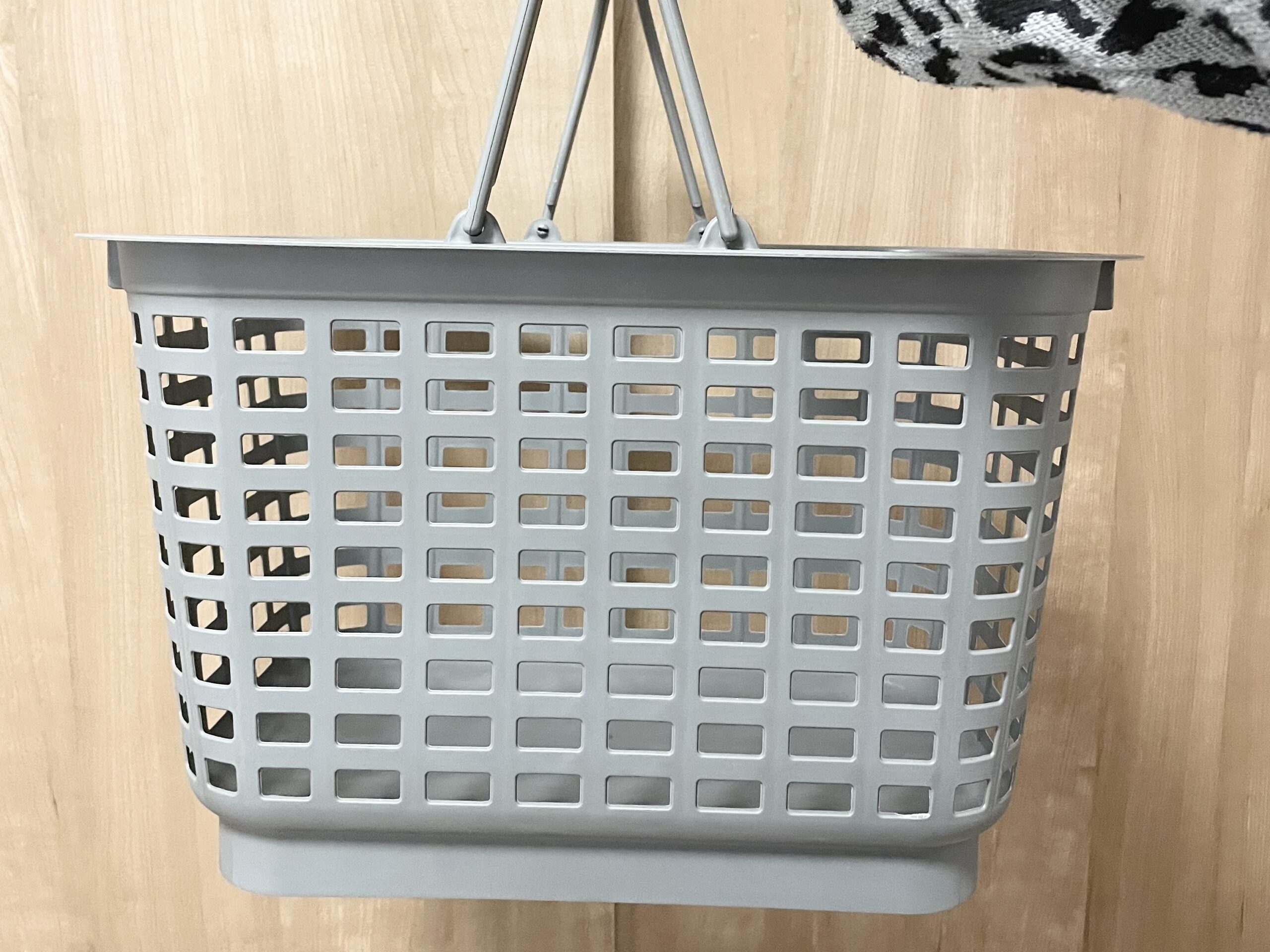 DAISO　高さが変えられるカゴ　バスグッズ